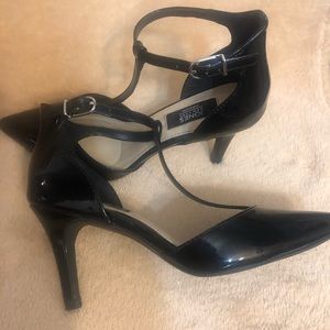 Shoes by Jones New York Signature - with strap